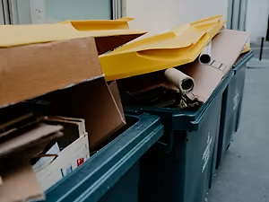 les règles de collecte des conteneurs poubelles à Paris : ordures ménagères, recyclage, verre, ...