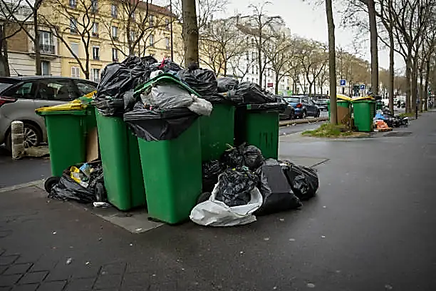 débordement des conteneurs à paris
